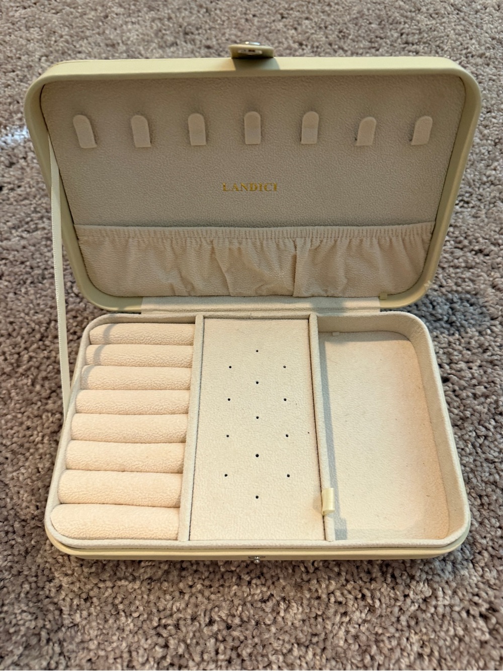 LANDICI Travel Jewelry Box Organizer Cream Faux Leather